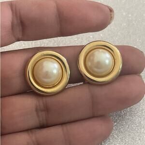 Vintage Gold Tone Cabochon lip on Earrings B#18